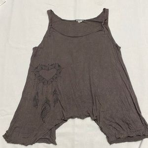 Jayli Brown Tank With Heart Feathers Size Small
